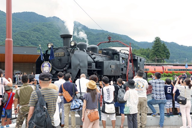 鬼怒川温泉駅「SL大樹 転車台」